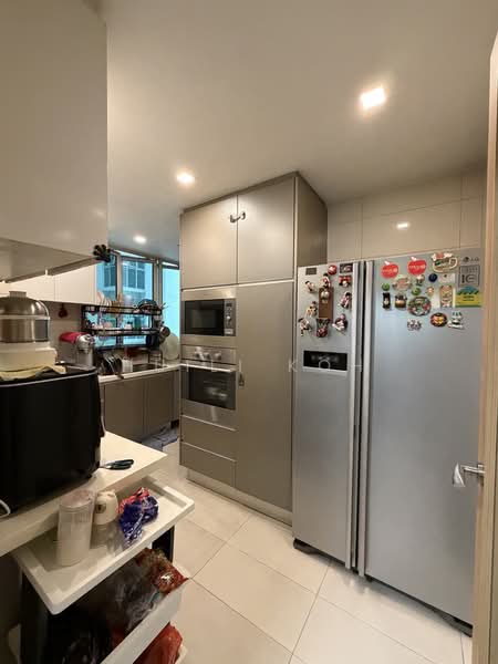 Caspian, 50 Lakeside Drive, 4 Bedrooms, 1,399 sqft, Condominium For Rent, by Huili Koh, 500220264 - Kitchen - PropertyGuru.com.sg