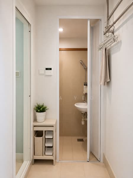 Changi Rise Condo, 10 Simei Rise, 3 Bedrooms, 1,130 sqft, Condominium For Sale, by Elsa Yeo, 500220279 - Bathroom - PropertyGuru.com.sg
