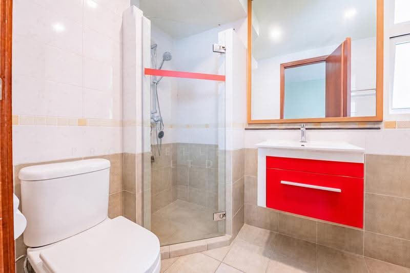The Floravale, 242 Westwood Avenue, Boon Lay / Jurong / Tuas, 3 Bedrooms, 1,238 sqft, Executive Condominium For Sale, by KOH YONG JIAN, 500220282 - Bathroom - PropertyGuru.com.sg