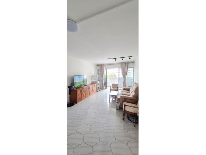 826 Yishun Street 81, 826 Yishun Street 81, 4 Bedrooms, 1,528 sqft, HDB Flat For Sale, by Ivan Koh, 500220285 - Living Room - PropertyGuru.com.sg