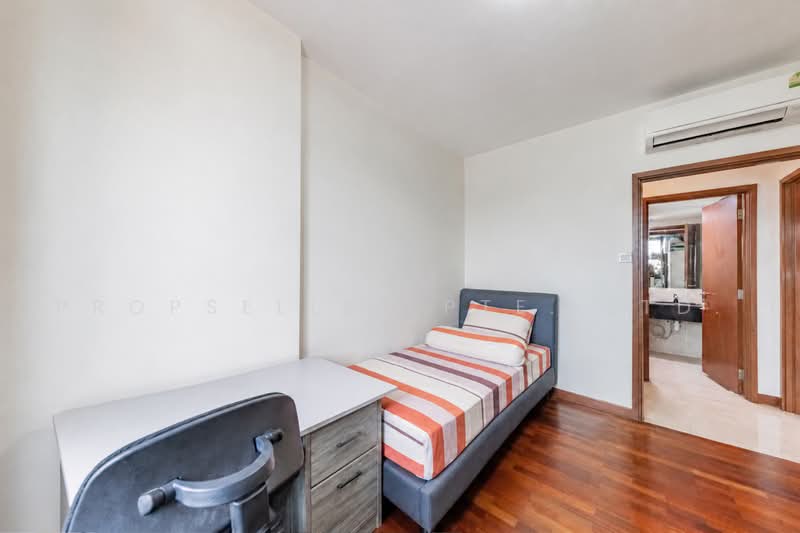 The Madeira, 50 Bukit Batok Street 31, 2 Bedrooms, 936 sqft, Condominium For Sale, by ADNIX LIU, 500220290 - Bedroom - PropertyGuru.com.sg