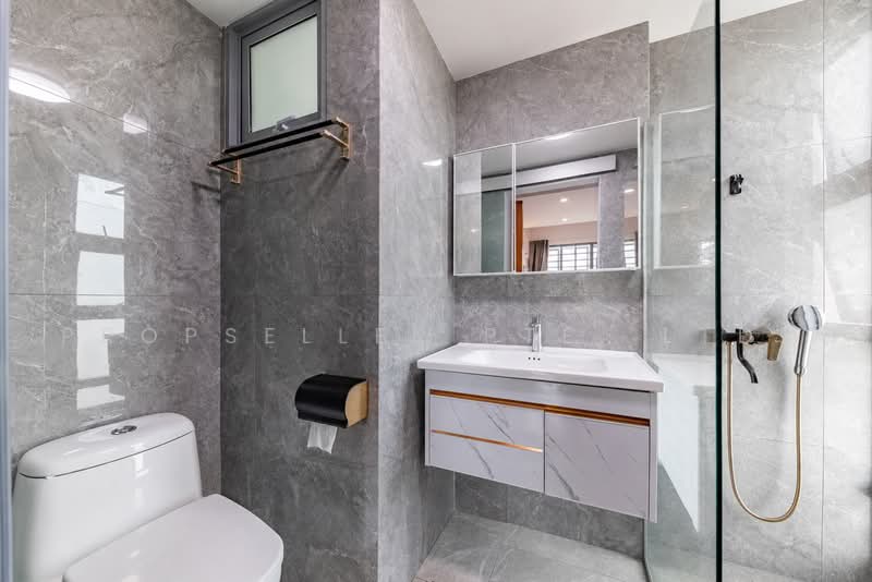 The Madeira, 50 Bukit Batok Street 31, 2 Bedrooms, 936 sqft, Condominium For Sale, by ADNIX LIU, 500220290 - Bathroom - PropertyGuru.com.sg