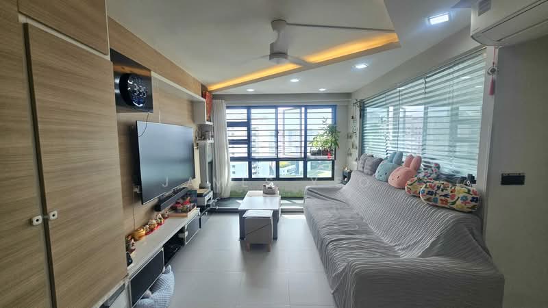 266C Punggol Way, 266C Punggol Way, 3 Bedrooms, 990 sqft, HDB Flat For Sale, by James Yeo, 500220297 - Living Room - PropertyGuru.com.sg