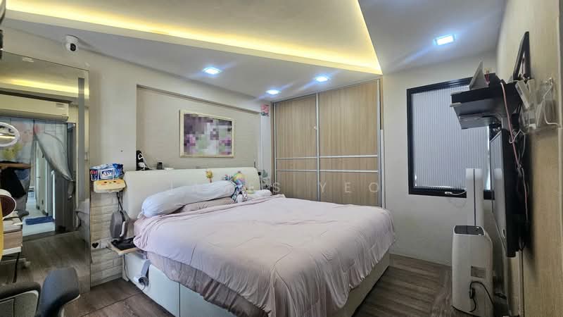 266C Punggol Way, 266C Punggol Way, 3 Bedrooms, 990 sqft, HDB Flat For Sale, by James Yeo, 500220297 - Bedroom - PropertyGuru.com.sg