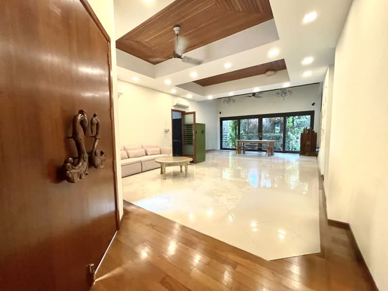 Wide Frontage FH Detached With Pool, In A Tranquil Neighbourhood!, Upper Bukit Timah/ Chestnut/ Hillview, 6 Bedrooms, 4,305 sqft, Detached House For Sale, by Wil Ng, 500220308 - Living Room - PropertyGuru.com.sg