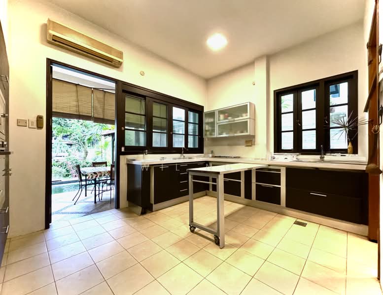 Wide Frontage FH Detached With Pool, In A Tranquil Neighbourhood!, Upper Bukit Timah/ Chestnut/ Hillview, 6 Bedrooms, 4,305 sqft, Detached House For Sale, by Wil Ng, 500220308 - Kitchen - PropertyGuru.com.sg
