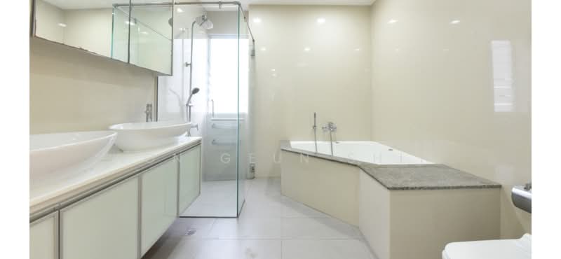 Regency Park, 11 Nathan Road, 4 Bedrooms, 3,650 sqft, Condominium For Rent, by Won Geun Shin, 500220331 - Bathroom - PropertyGuru.com.sg