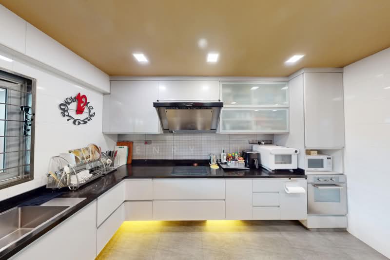 The Countryside, Countryside Walk, 4 Bedrooms, 2,800 sqft, Terraced House For Sale, by Henry Lim, 500220352 - Kitchen - PropertyGuru.com.sg
