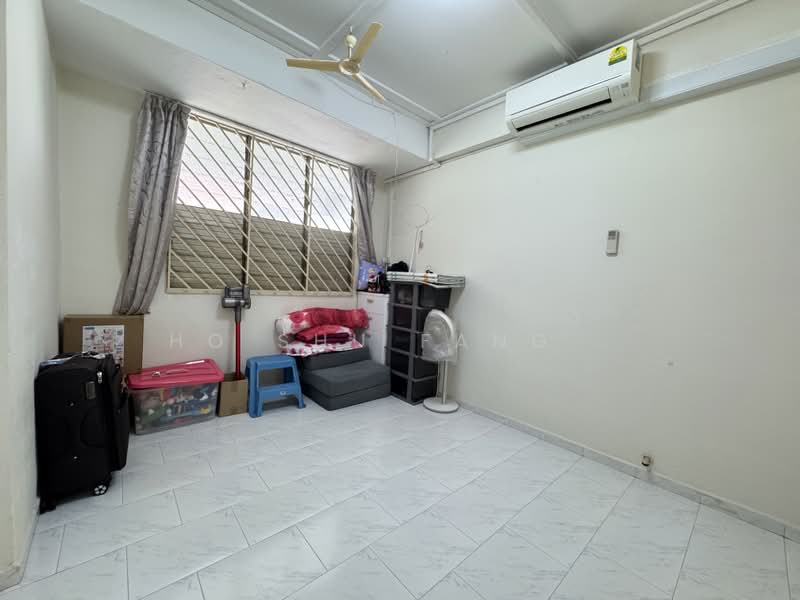 374 Bukit Batok Street 31, 374 Bukit Batok Street 31, Room Rental, 107 sqft, HDB Flat For Rent, by Ho Shu Fang ., 500220381 - Interior - PropertyGuru.com.sg