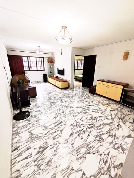 177 Ang Mo Kio Avenue 4, 177 Ang Mo Kio Avenue 4, 2 Bedrooms, 886 sqft, HDB Flat For Rent, by Darren Lim, 500220388 - Living Room - PropertyGuru.com.sg