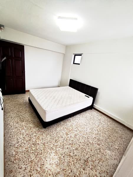177 Ang Mo Kio Avenue 4, 177 Ang Mo Kio Avenue 4, 2 Bedrooms, 886 sqft, HDB Flat For Rent, by Darren Lim, 500220388 - Bedroom - PropertyGuru.com.sg
