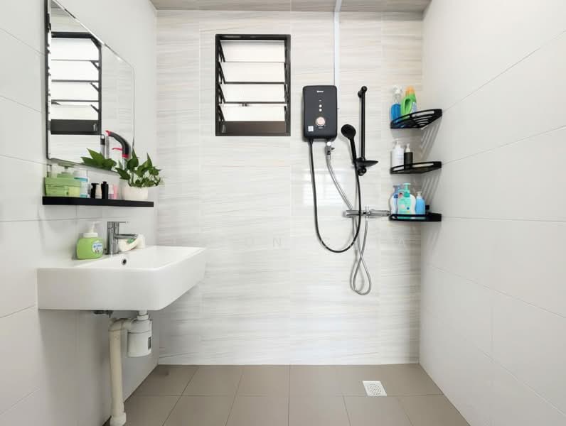799A Woodlands Drive 60, 799A Woodlands Drive 60, 2 Bedrooms, 732 sqft, HDB Flat For Sale, by Wilson Chia, 500220390 - Common Bathroom - PropertyGuru.com.sg