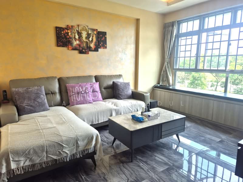 682A Edgedale Plains, 682A Edgedale Plains, 3 Bedrooms, 1,000 sqft, HDB Flat For Sale, by Lathiff Abdul, 500220406 - Living Room - PropertyGuru.com.sg