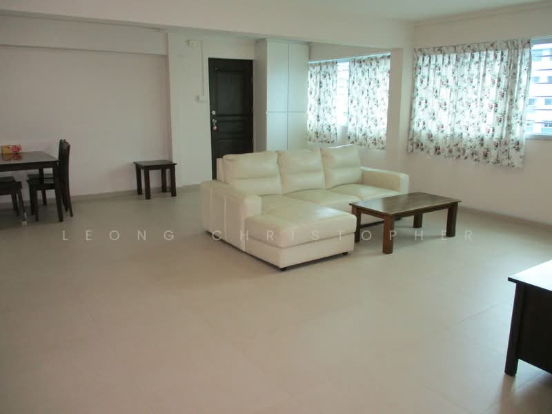126 Bishan Street 12, 126 Bishan Street 12, 3 Bedrooms, 1,302 sqft, HDB Flat For Sale, by Leong Christopher, 500220417 - Living Room - PropertyGuru.com.sg