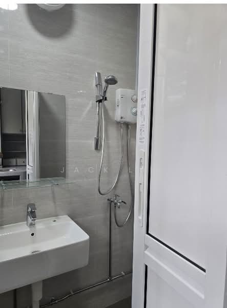 534 Serangoon North Avenue 4, 534 Serangoon North Avenue 4, 2 Bedrooms, 1,100 sqft, HDB Flat For Rent, by Jack Lau, 500220418 - Common Bathroom - PropertyGuru.com.sg