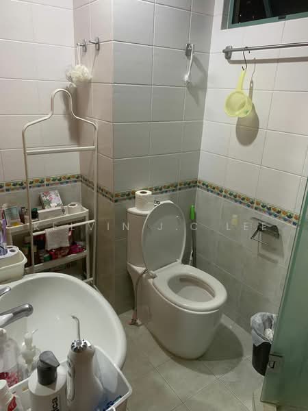 Mutiara View, 11 Jalan Mutiara, Room Rental, 120 sqft, Apartment For Rent, by Kelvin J.C Lee, 500220419 - Bathroom - PropertyGuru.com.sg