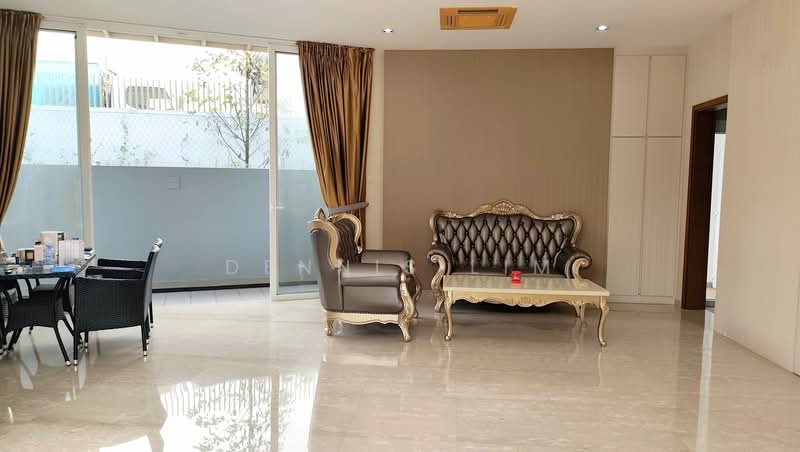 Parry Park, Parry Park Estate, 7 Bedrooms, 4,367 sqft, Corner Terrace For Sale, by Dennis Lim, 500220434 - Living Room - PropertyGuru.com.sg