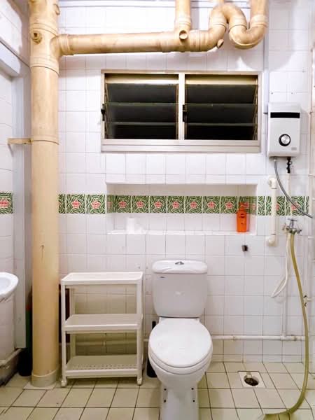 729 Woodlands Circle, 729 Woodlands Circle, 3 Bedrooms, 1,087 sqft, HDB Flat For Rent, by Jia Qi Lee, 500220435 - Bathroom - PropertyGuru.com.sg