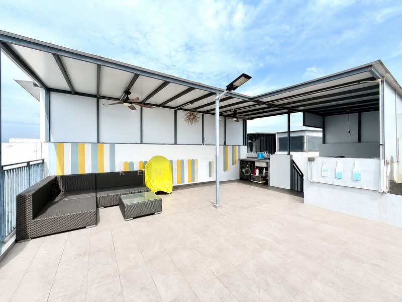 Riverparc Residence, 90 Punggol Drive, 3 Bedrooms, 2,067 sqft, Executive Condominium For Sale, by Kenny Loh, 500220440 - Roof Terrace - PropertyGuru.com.sg