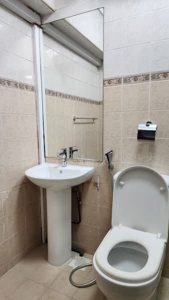 259A Compassvale Road, 259A Compassvale Road, 3 Bedrooms, 968,752 sqft, HDB Flat For Rent, by Belinda (Bel) Leria, 500220447 - Bathroom - PropertyGuru.com.sg