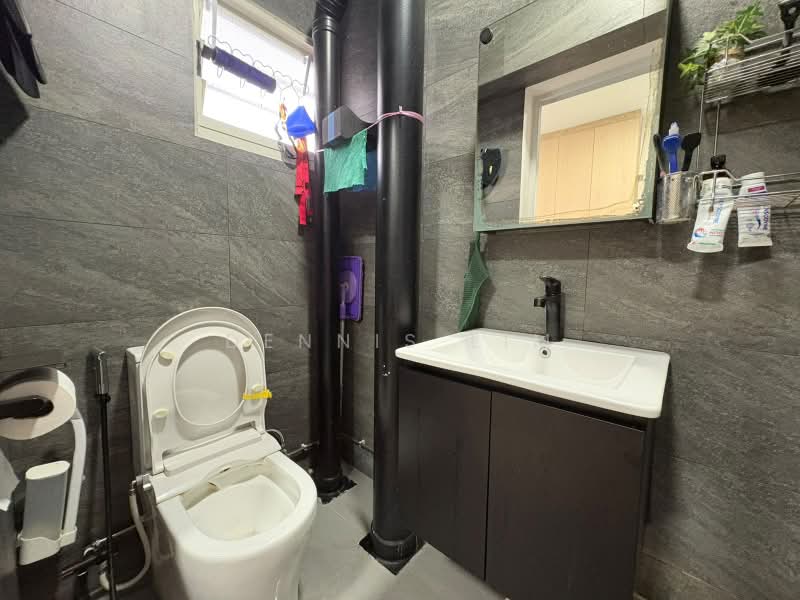 109A Edgedale Plains, 109A Edgedale Plains, 3 Bedrooms, 1,184 sqft, HDB Flat For Sale, by Dennis Lim, 500220456 - Bathroom - PropertyGuru.com.sg
