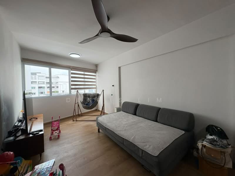 109A Edgedale Plains, 109A Edgedale Plains, 3 Bedrooms, 1,184 sqft, HDB Flat For Sale, by Dennis Lim, 500220456 - Living Room - PropertyGuru.com.sg