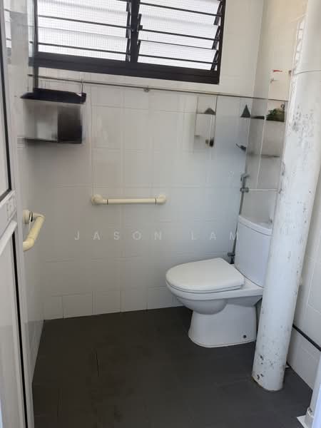 109 Serangoon North Avenue 1, 109 Serangoon North Avenue 1, 3 Bedrooms, 980 sqft, HDB Flat For Sale, by Jason Lam, 500220457 - Bathroom - PropertyGuru.com.sg