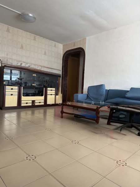 109 Serangoon North Avenue 1, 109 Serangoon North Avenue 1, 3 Bedrooms, 980 sqft, HDB Flat For Sale, by Jason Lam, 500220457 - Living Room - PropertyGuru.com.sg