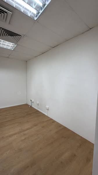 Bukit Timah Shopping Centre, 170 Upper Bukit Timah Road, 204 sqft, Mall Shop For Rent, by Gibson Ho, 500220474 - Interior - CommercialGuru.com.sg