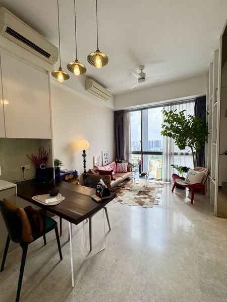 The Hillier, 2 Hillview Rise, 1 Bedroom, 517 sqft, Condominium For Sale, by Charis Seah, 500220475 - Living Room - PropertyGuru.com.sg