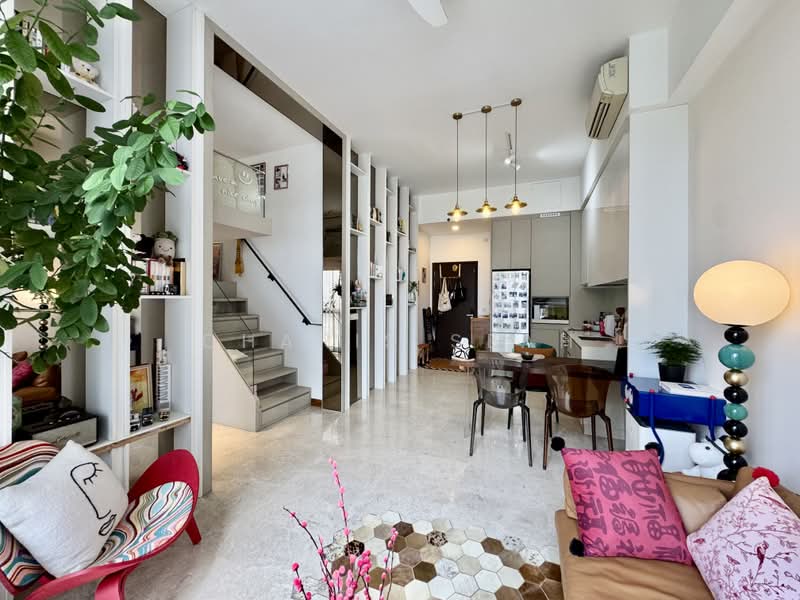 The Hillier, 2 Hillview Rise, 1 Bedroom, 517 sqft, Condominium For Sale, by Charis Seah, 500220475 - Living Room - PropertyGuru.com.sg