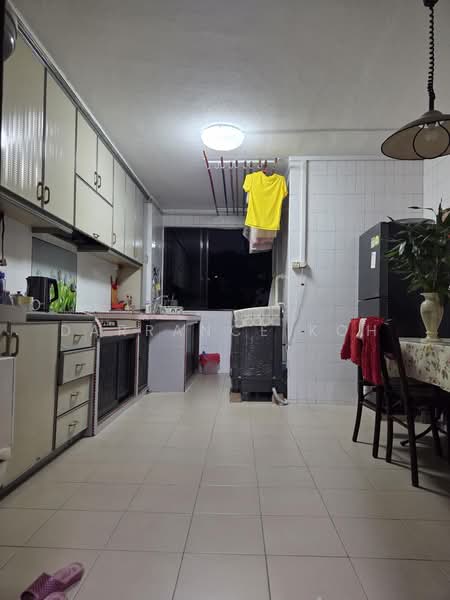 12 Toh Yi Drive, 12 Toh Yi Drive, 3 Bedrooms, 1,119 sqft, HDB Flat For Sale, by Darrance Koh, 500220480 - Kitchen - PropertyGuru.com.sg