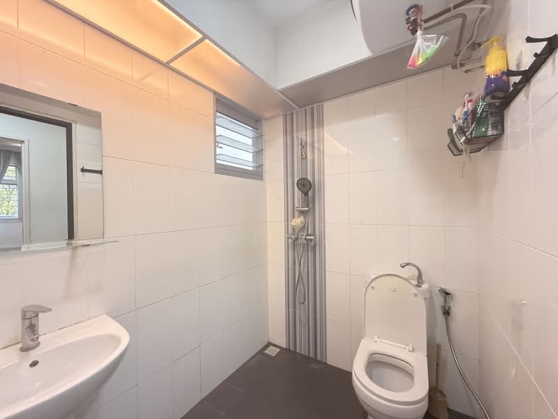 675D Fern Grove @ Yishun, 675D Yishun Avenue 4, Sembawang / Yishun, 3 Bedrooms, 1,001 sqft, HDB Flat For Sale, by Faizal Rahim, 500220483 - Bathroom - PropertyGuru.com.sg
