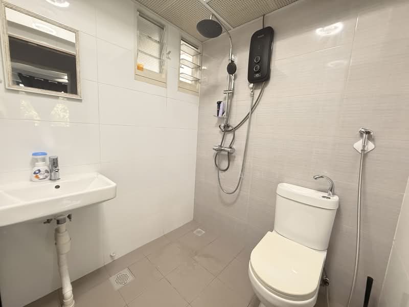 622A Tampines Avenue 12, 622A Tampines Avenue 12, 3 Bedrooms, 1,001 sqft, HDB Flat For Sale, by Faizal Rahim, 500220487 - Bathroom - PropertyGuru.com.sg