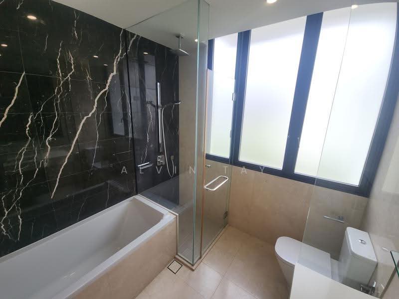 Alana, Sunrise Terrace, Seletar / Yio Chu Kang, 4 Bedrooms, 3,078 sqft, Terraced House For Rent, by Alvin Tay, 500220491 - Bathroom - PropertyGuru.com.sg