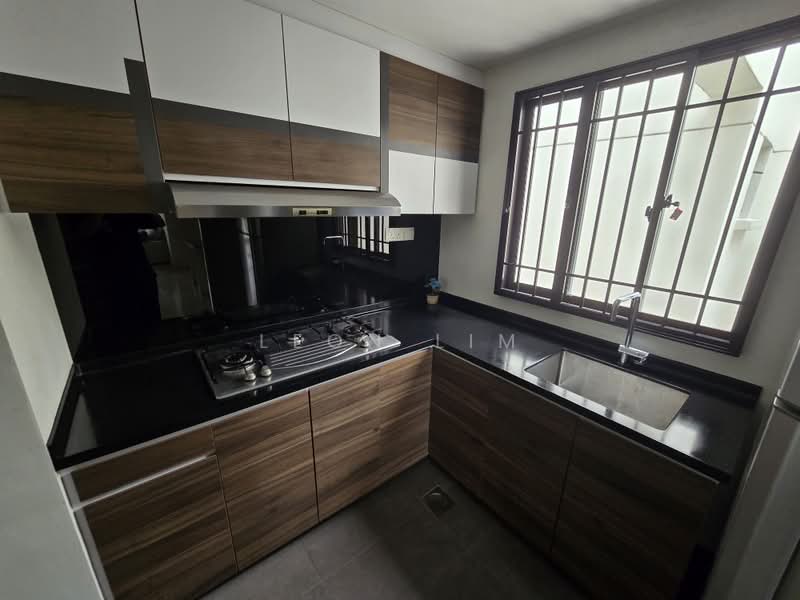 The Mayfair, 3 Jurong East Street 32, 3 Bedrooms, 1,302 sqft, Condominium For Rent, by Leon Lim, 500220495 - Kitchen - PropertyGuru.com.sg