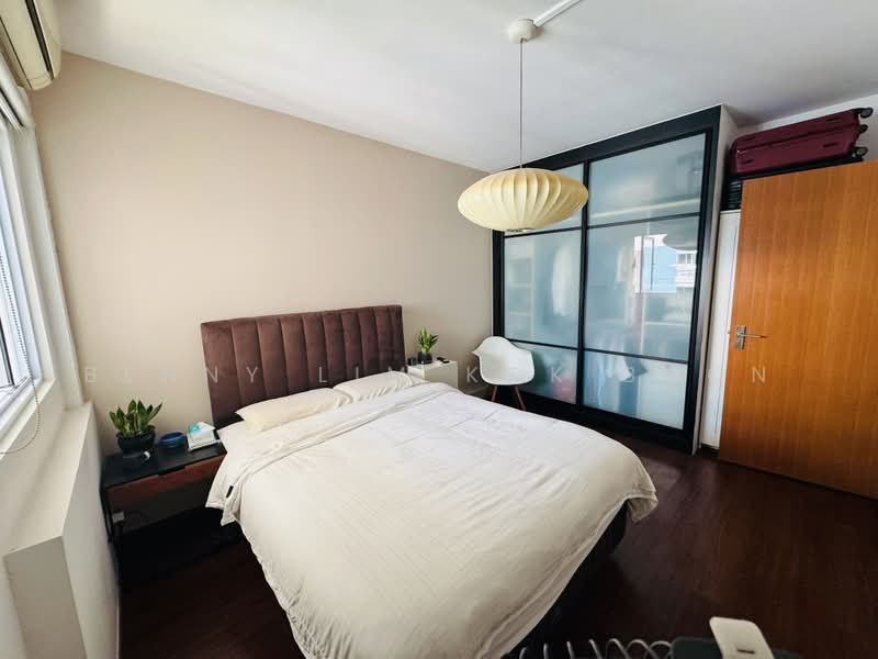 250 Bukit Batok East Avenue 5, 250 Bukit Batok East Avenue 5, 2 Bedrooms, 786 sqft, HDB Flat For Sale, by Benny Lim Kok Boon, 500220498 - Master Bedroom - PropertyGuru.com.sg
