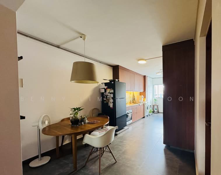 250 Bukit Batok East Avenue 5, 250 Bukit Batok East Avenue 5, 2 Bedrooms, 786 sqft, HDB Flat For Sale, by Benny Lim Kok Boon, 500220498 - Kitchen - PropertyGuru.com.sg