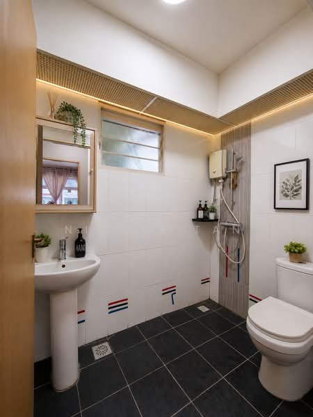 286B Compassvale Crescent, 286B Compassvale Crescent, 3 Bedrooms, 1,001 sqft, HDB Flat For Sale, by Nicole Tan, 500220502 - Bathroom - PropertyGuru.com.sg
