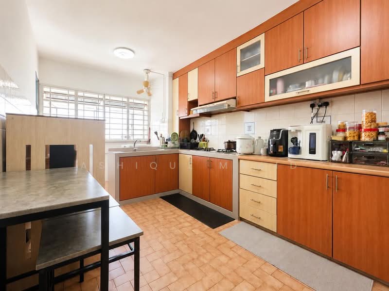 208 Yishun Street 21, 208 Yishun Street 21, 2 Bedrooms, 721 sqft, HDB Flat For Sale, by Ashique Majid, 500220508 - Kitchen - PropertyGuru.com.sg