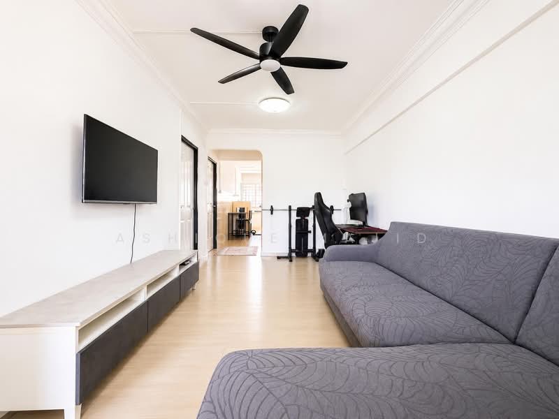 208 Yishun Street 21, 208 Yishun Street 21, 2 Bedrooms, 721 sqft, HDB Flat For Sale, by Ashique Majid, 500220508 - Living Room - PropertyGuru.com.sg