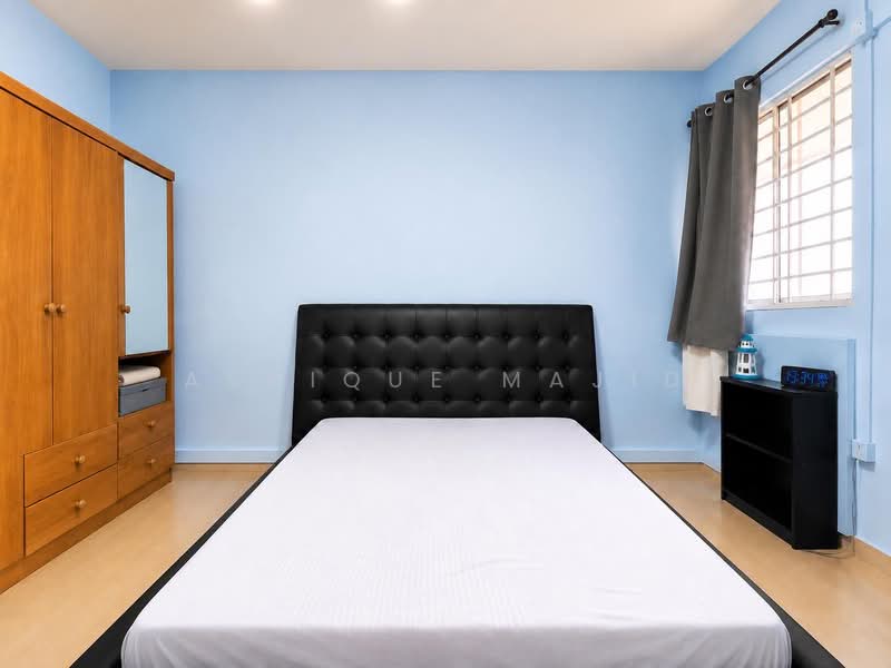 208 Yishun Street 21, 208 Yishun Street 21, 2 Bedrooms, 721 sqft, HDB Flat For Sale, by Ashique Majid, 500220508 - Master Bedroom - PropertyGuru.com.sg