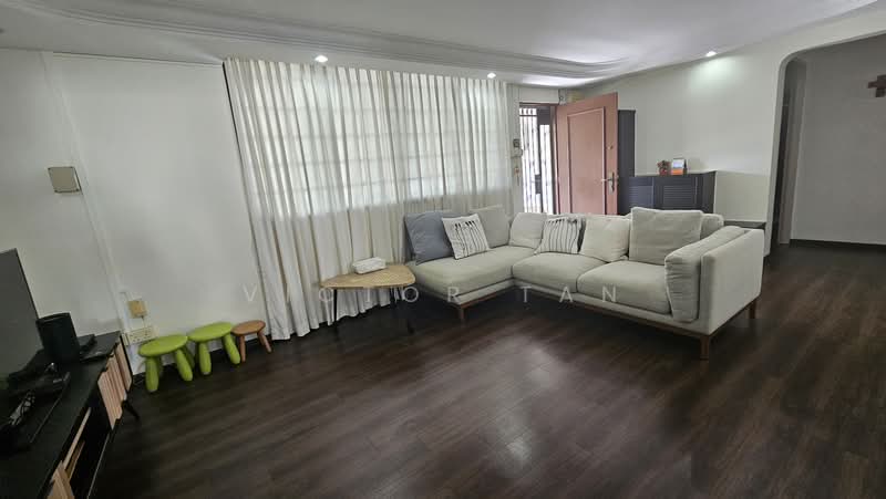 331 Serangoon Avenue 3, 331 Serangoon Avenue 3, 3 Bedrooms, 904 sqft, HDB Flat For Sale, by Victor Tan, 500220510 - Living Room - PropertyGuru.com.sg