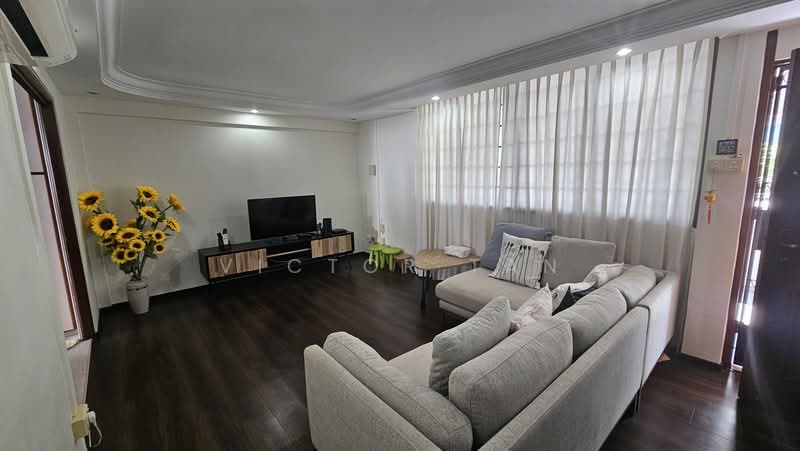 331 Serangoon Avenue 3, 331 Serangoon Avenue 3, 3 Bedrooms, 904 sqft, HDB Flat For Sale, by Victor Tan, 500220510 - Living Room - PropertyGuru.com.sg