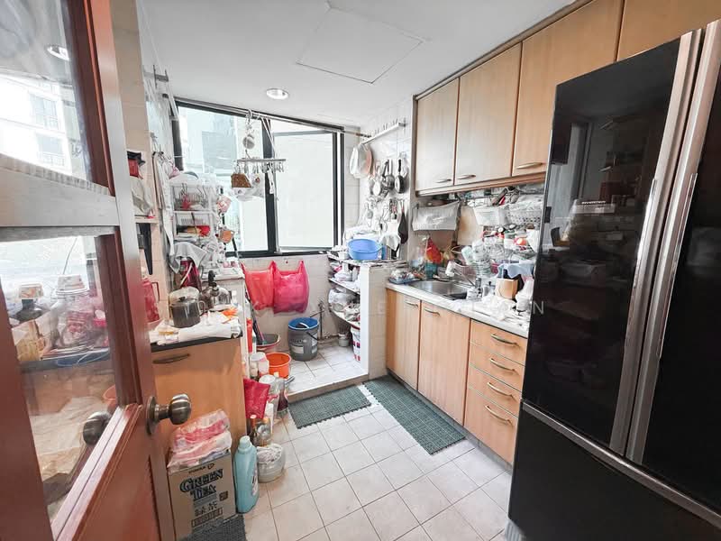 Simei Green Condominium, 1 Simei Street 4, 3 Bedrooms, 1,195 sqft, Condominium For Sale, by Siok Xue Qian, 500220515 - Kitchen - PropertyGuru.com.sg