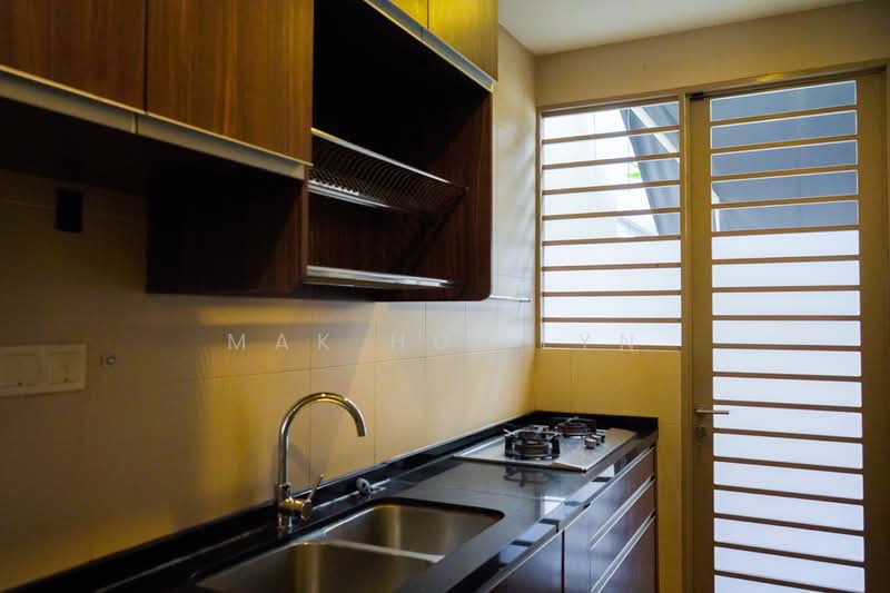 NS Facing! 2 Storey Resort Style Semi Detached with Private Pool in D16, Jalan Remis / Jalan Kupang / Sennett Lane, 4 Bedrooms, 3,800 sqft, Semi-Detached House For Sale, by Mak Hui Lyn, 500220521 - Kitchen - PropertyGuru.com.sg