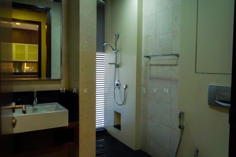 NS Facing! 2 Storey Resort Style Semi Detached with Private Pool in D16, Jalan Remis / Jalan Kupang / Sennett Lane, 4 Bedrooms, 3,800 sqft, Semi-Detached House For Sale, by Mak Hui Lyn, 500220521 - Bathroom - PropertyGuru.com.sg