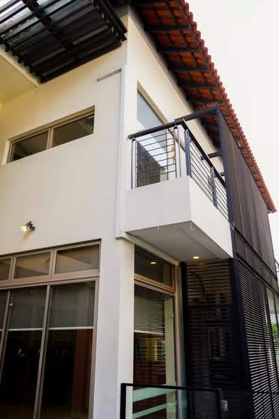 NS Facing! 2 Storey Resort Style Semi Detached with Private Pool in D16, Jalan Remis / Jalan Kupang / Sennett Lane, 4 Bedrooms, 3,800 sqft, Semi-Detached House For Sale, by Mak Hui Lyn, 500220521 - Exterior - PropertyGuru.com.sg