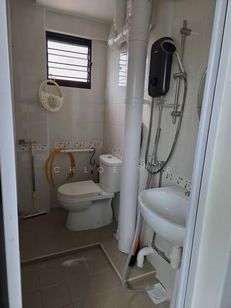 136 Potong Pasir Avenue 3, 136 Potong Pasir Avenue 3, Room Rental, 120 sqft, HDB Flat For Rent, by Chloe Yap, 500220534 - Bathroom - PropertyGuru.com.sg