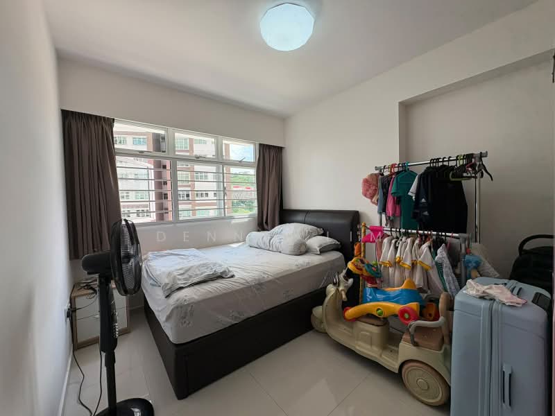 451B Bukit Batok West Avenue 6, 451B Bukit Batok West Avenue 6, 3 Bedrooms, 1,216 sqft, HDB Flat For Sale, by Dennis Lim, 500220536 - Bedroom - PropertyGuru.com.sg